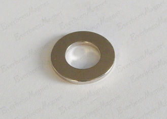 中国 強く小さい円形の磁石上塗を施してあるNicuniの穴が付いている明るいNIの円の磁石 サプライヤー