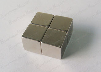 中国 N38ネオジムのブロックの磁石の上塗を施してあるNiCuNiのカスタマイズされた高エネルギー5 * 5 * 5mm サプライヤー