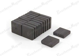 中国 長方形の亜鉄酸塩のブロックの磁石19 * 19 * 5のモーターのための亜鉄酸塩の陶磁器の磁石 サプライヤー