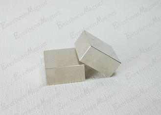 中国 長方形の立方体のモーターのために高温永久的なネオジムの磁石N48の等級 サプライヤー